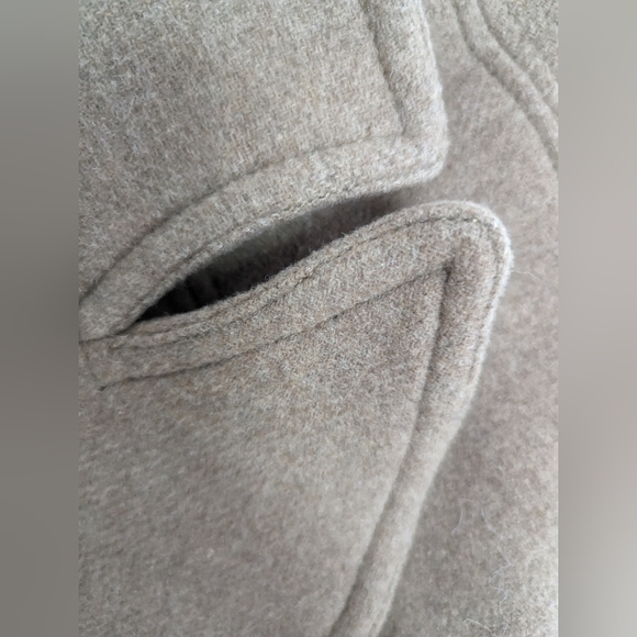 Euc H&M runs big belted coat - Picture 3 of 5